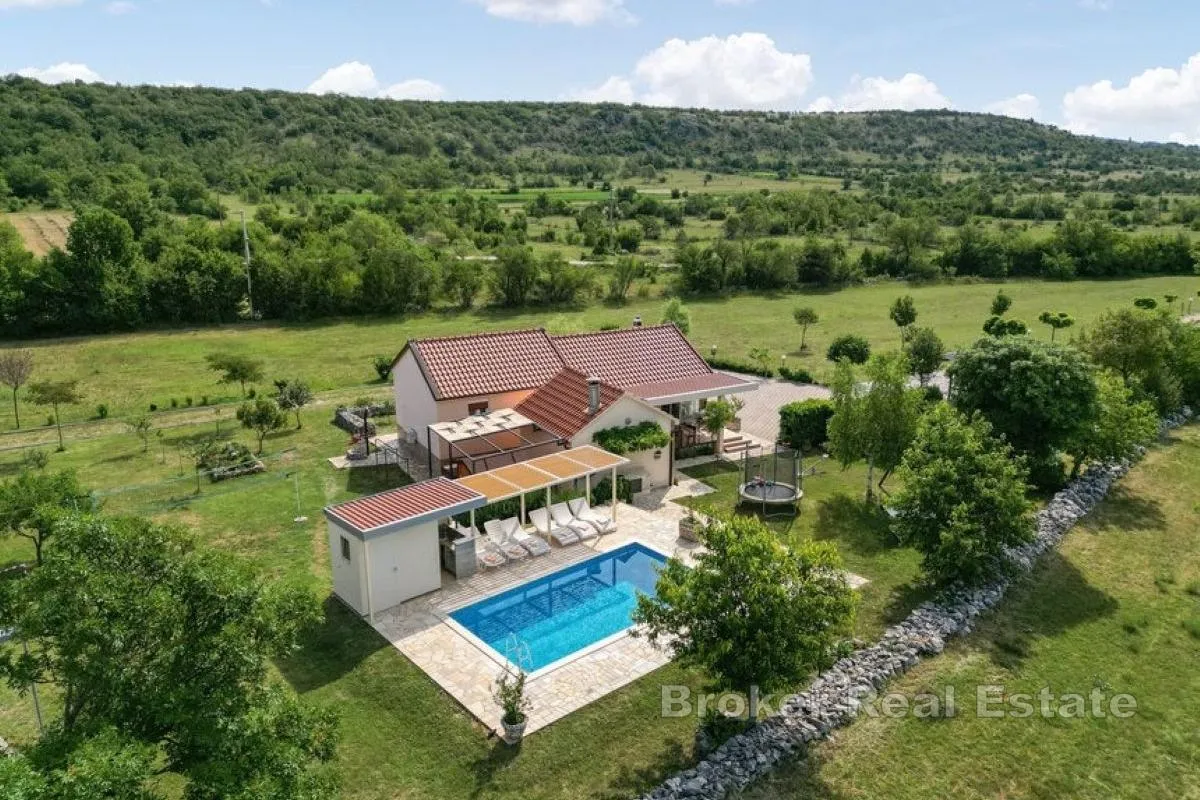 Idilična kuća u predivnoj prirodi, za najam - Sinj