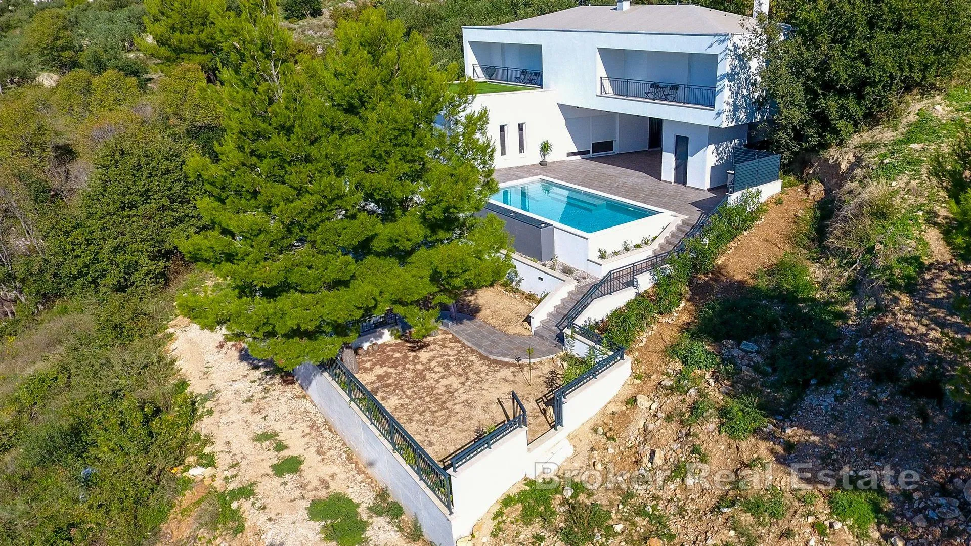 moderna vila s bazenom i pogledom na more - slika 3