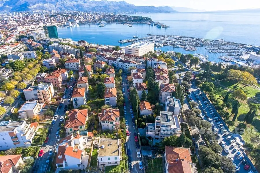 kamena kuća u centru - slika 1