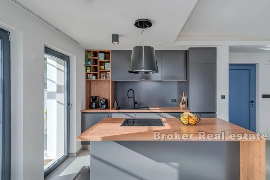 vila u završnoj fazi gradnje, prodaja - slika 10