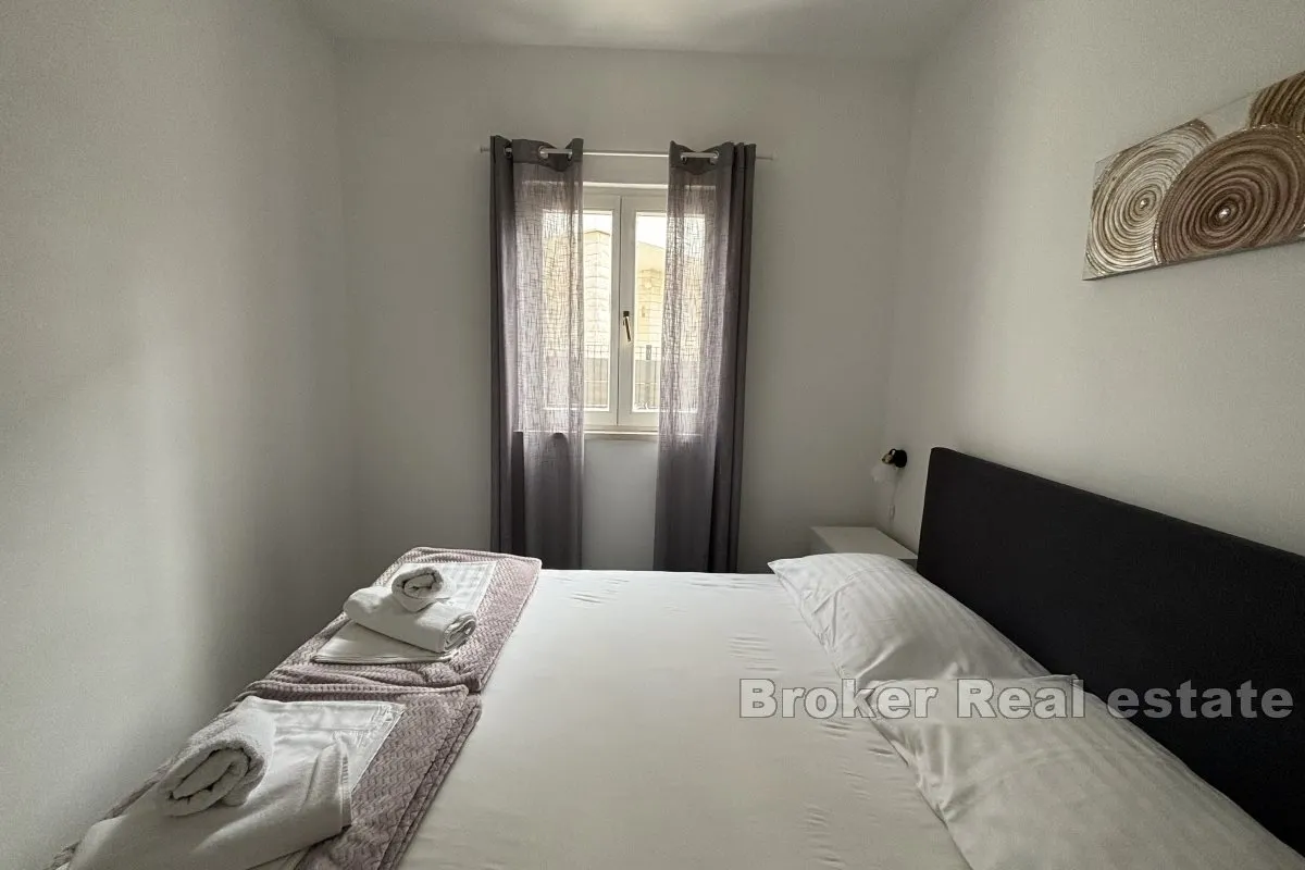 trosoban apartman s pogledom na more - slika 8