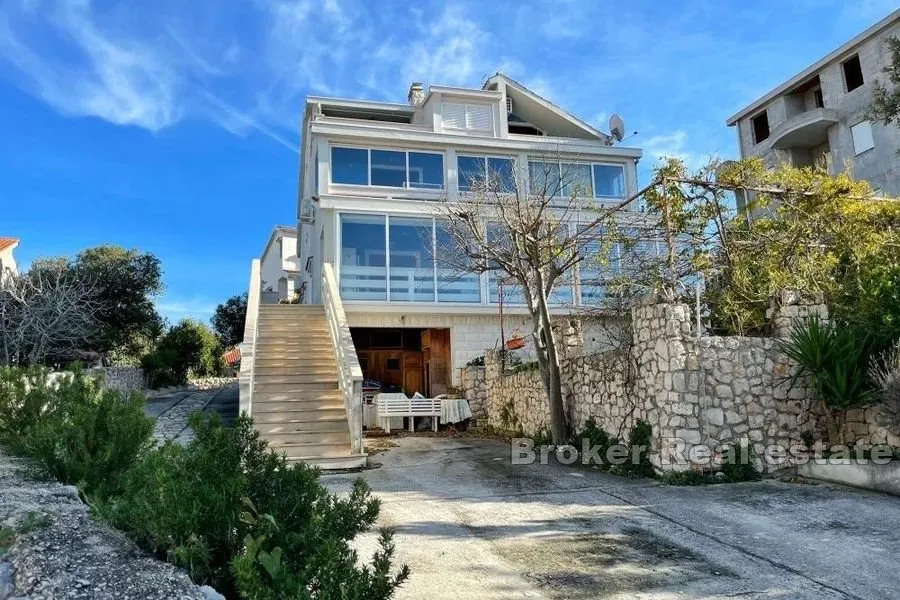 apartmanska kuća na izuzetnoj lokaciji - slika 5
