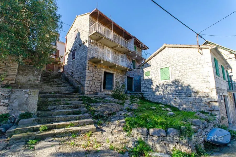 kamena kuća na rivi - slika 13