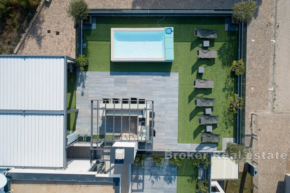 penthouse s pogledom na more - slika 17
