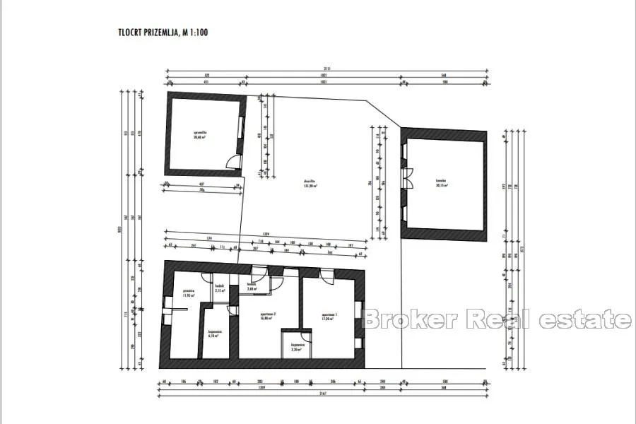 kuća s apartmanima i bazenom - slika 15