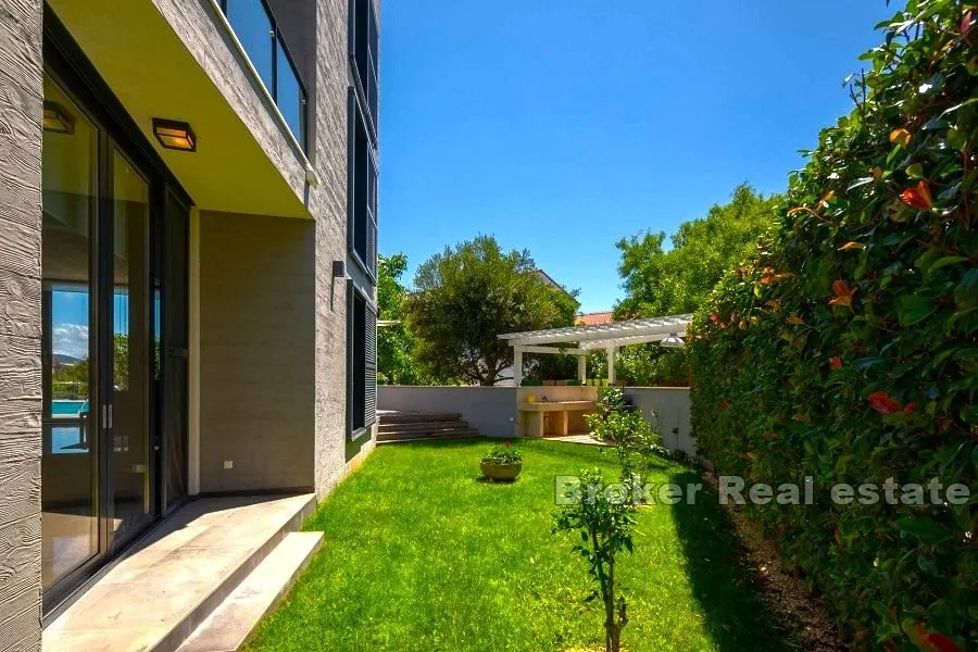 moderna vila s bazenom - slika 6