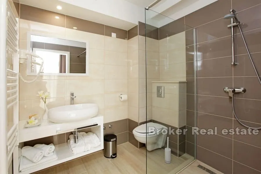 vila - hotel u prvom redu do mora - slika 10