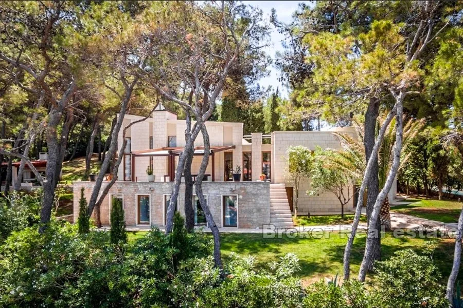 jedinstvena vila s bazenom - slika 5
