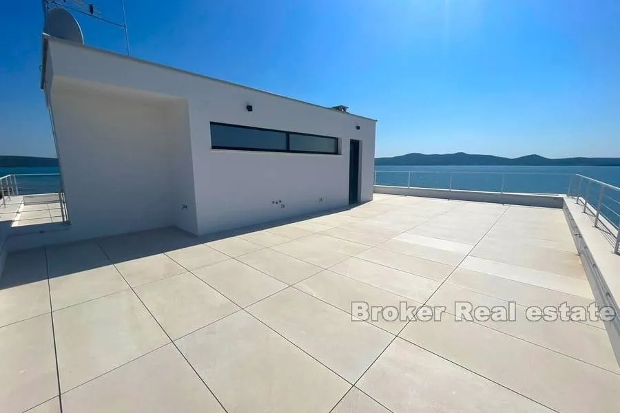 moderan apartman prvi red do mora - slika 8