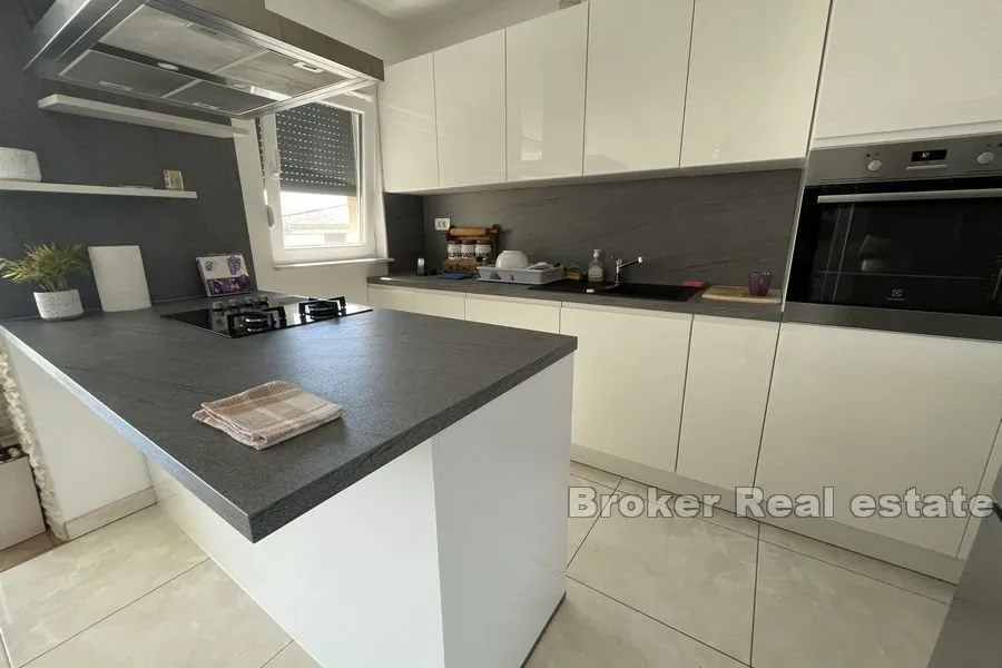 apartmanska kuća s pogledom na more - slika 9