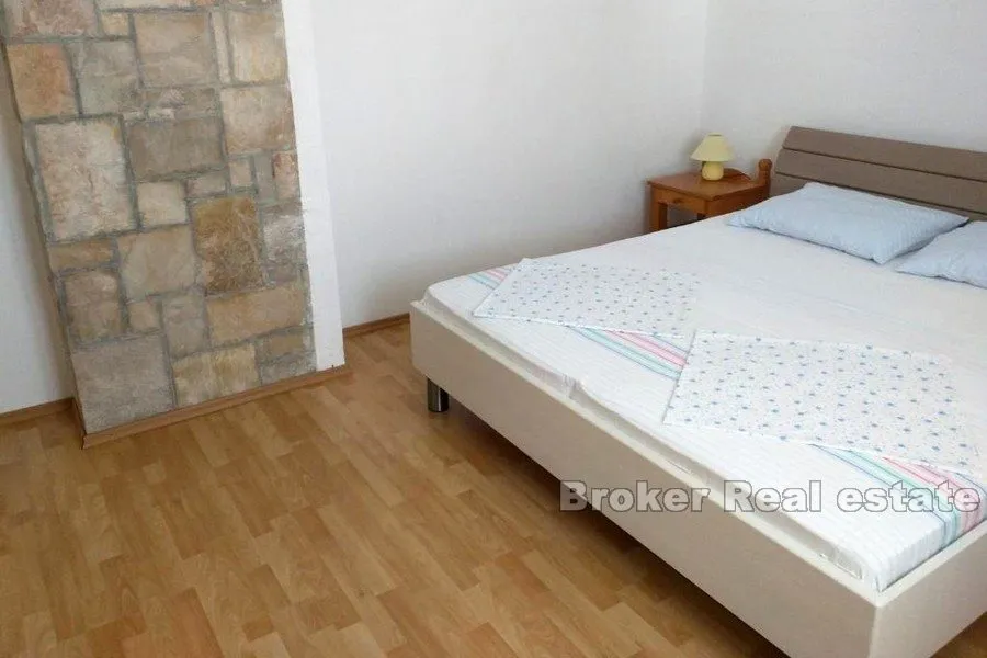 apartmanska kuća u prvom redu do mora - slika 9