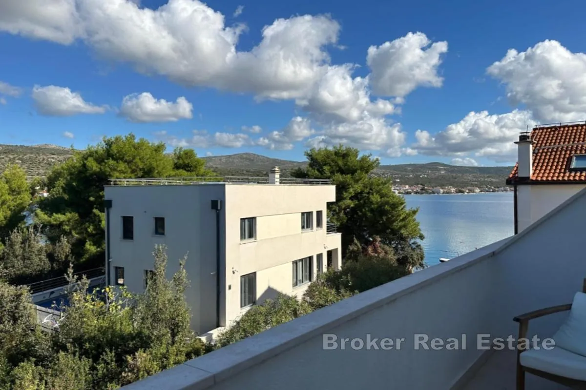 trosoban apartman u blizini plaže - slika 1
