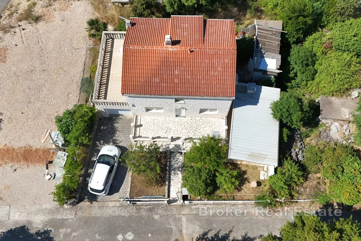 kamena obiteljska kuća pogodna za turizam - slika 5