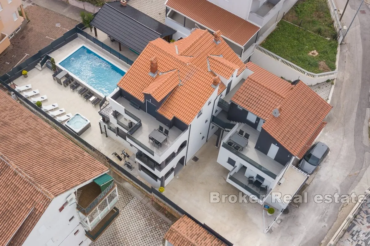moderna vila sa šest apartmanskih jedinica - slika 2