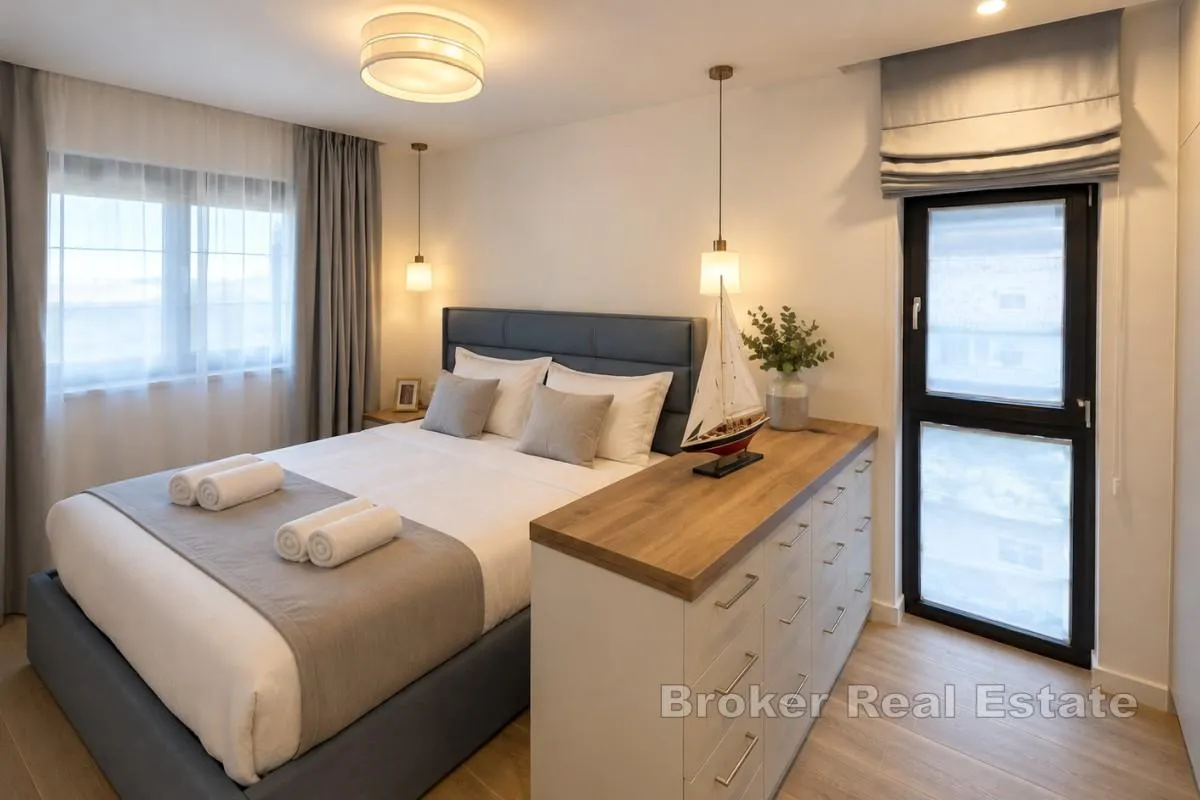 penthouse s krovnom terasom i pogledom na more - slika 10