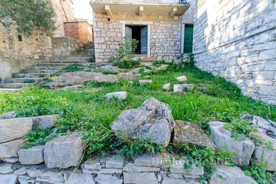 kamena kuća na rivi - slika 14