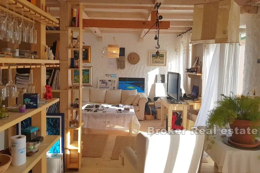 lučac, lijepo uređeni i dizajnerski namješten stan - slika 3
