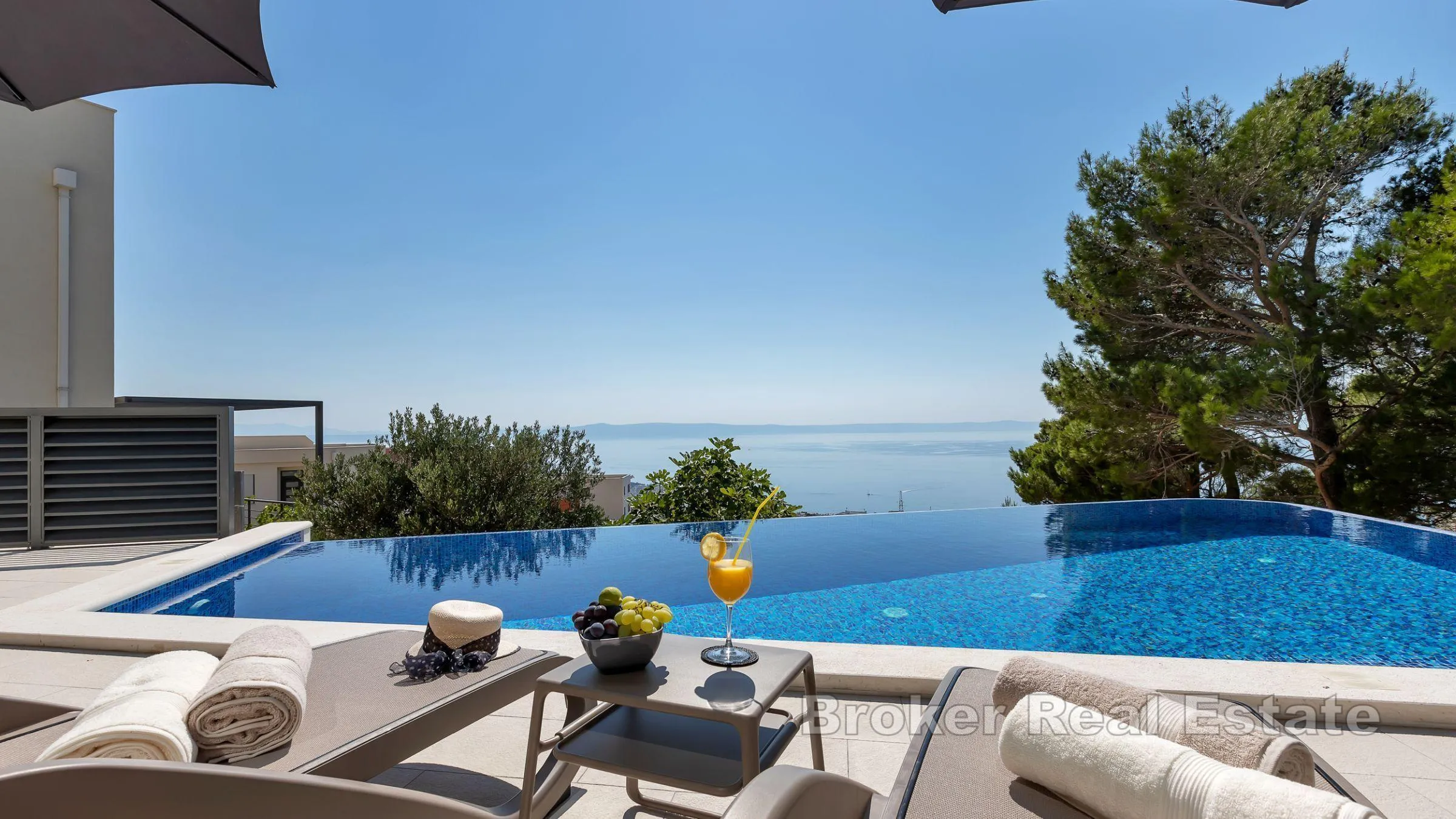 Novoizgrađena vila sa panoramskim pogledom na more - Makarska
