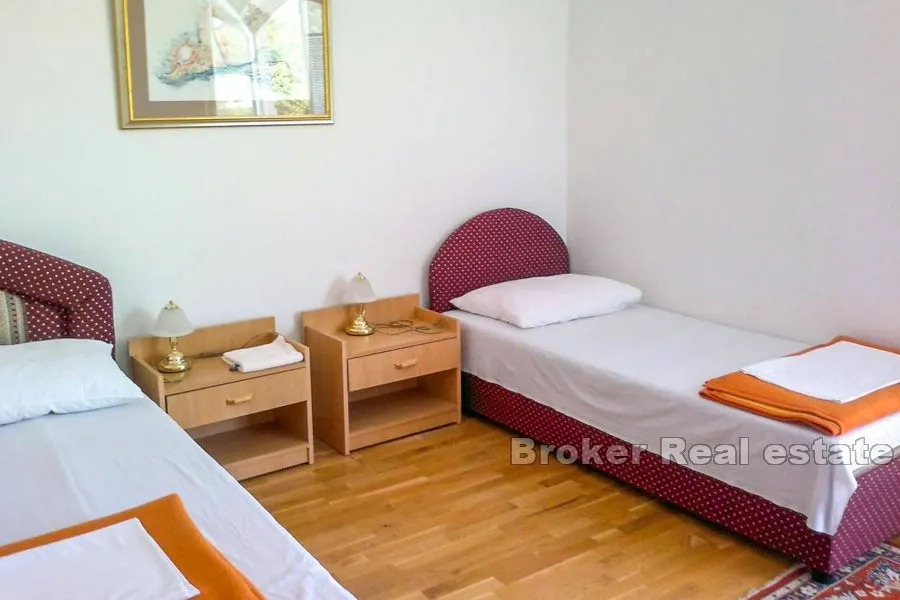 hotel smješten u prvom redu do mora - slika 9