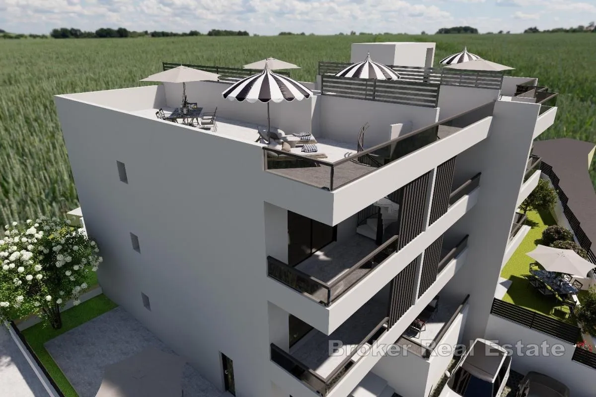 dvosobni penthouse s krovnom terasom i pogledom na more - slika 9