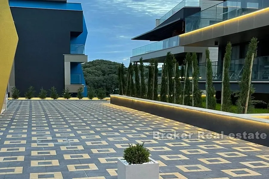 luksuzna apartmanska vila s pogledom na more - slika 4