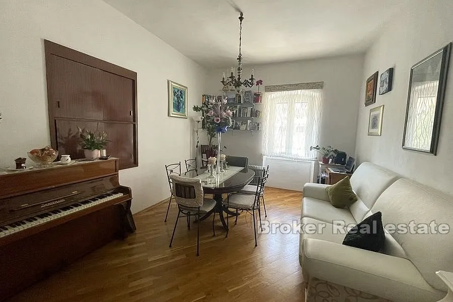 elegantan trosoban stan - slika 8