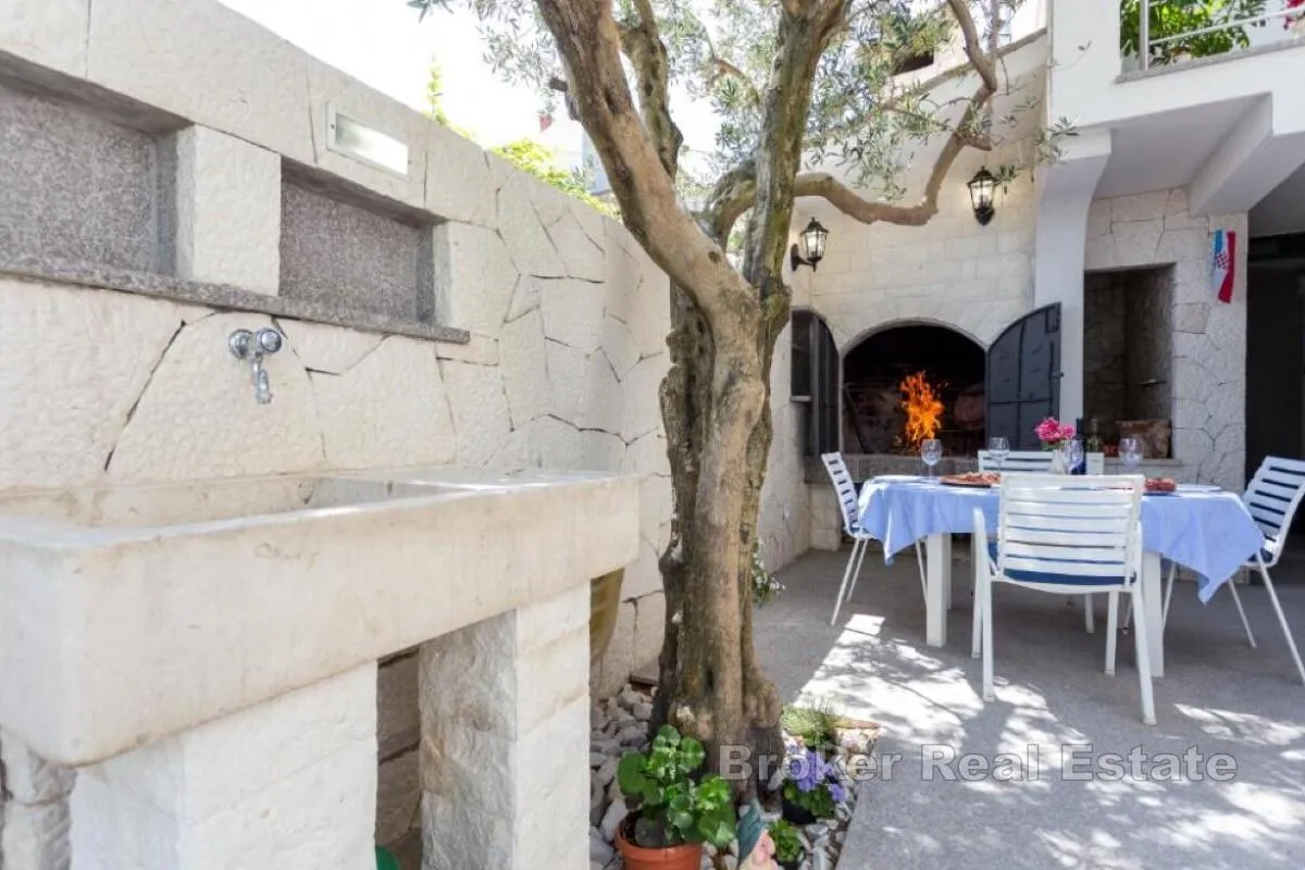 apartmanska kuća s pogledom na more - slika 3