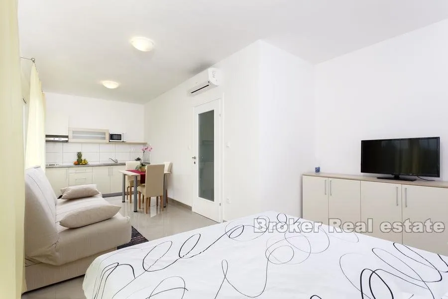 prekrasna apartmanska kuća - slika 7