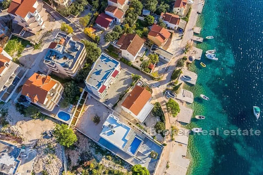 apartmanska zgrada u blizini mora - slika 10