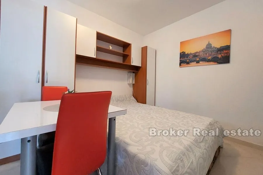 apartmanska kuća, prvi red do mora - slika 9