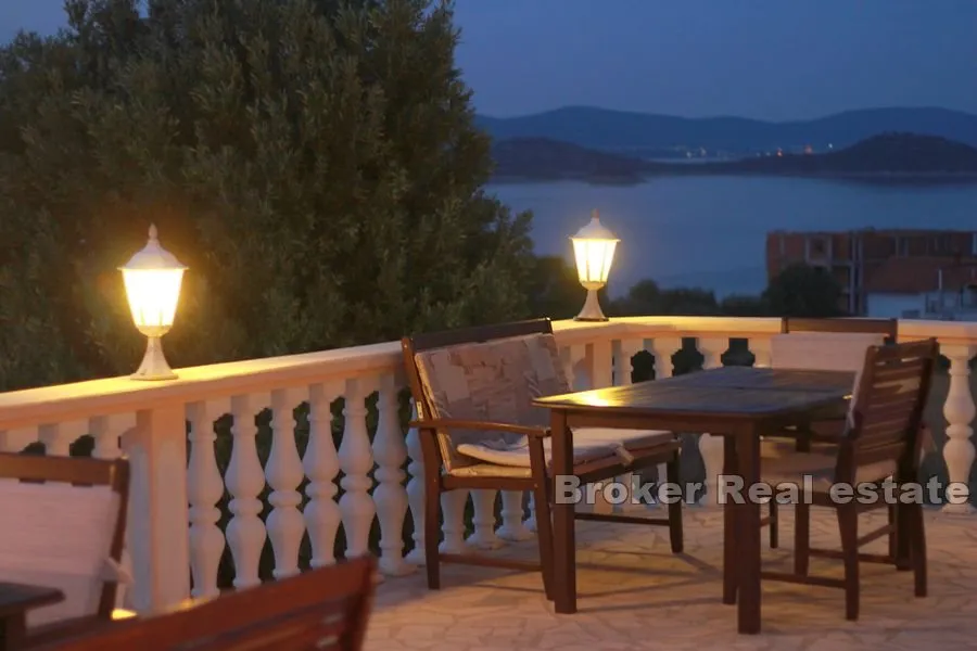 apartmanska kuća blizu mora - slika 8