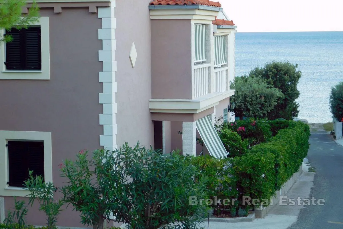 samostojeća apartmanska kuća blizu plaže - slika 3