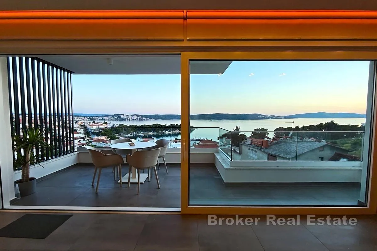 luksuzni penthouse s krovnom terasom i panoramskim pogledom na more - slika 2