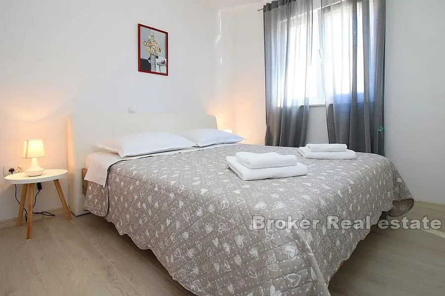 apartmanska kuća prvi red do mora - slika 7