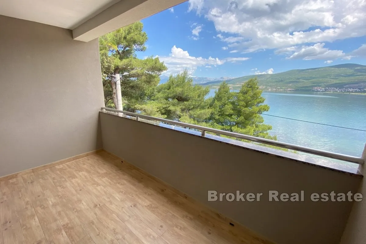 apartmanska kuća s ugostiteljskim objektom, prvi red uz more - slika 2