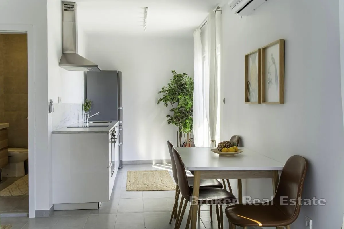 penthouse s terasom i pogledom na more - slika 7