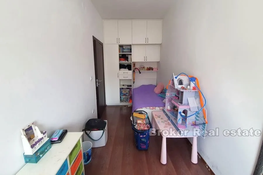 bačvice, komforan trosoban stan - slika 8