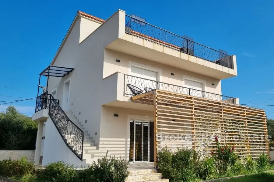 Moderno uređena kuća s pogledom na more - Trogir