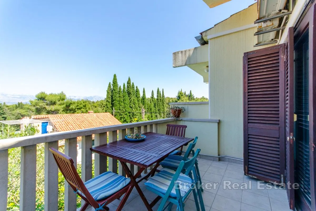 apartmanska kuća s bazenom - slika 9