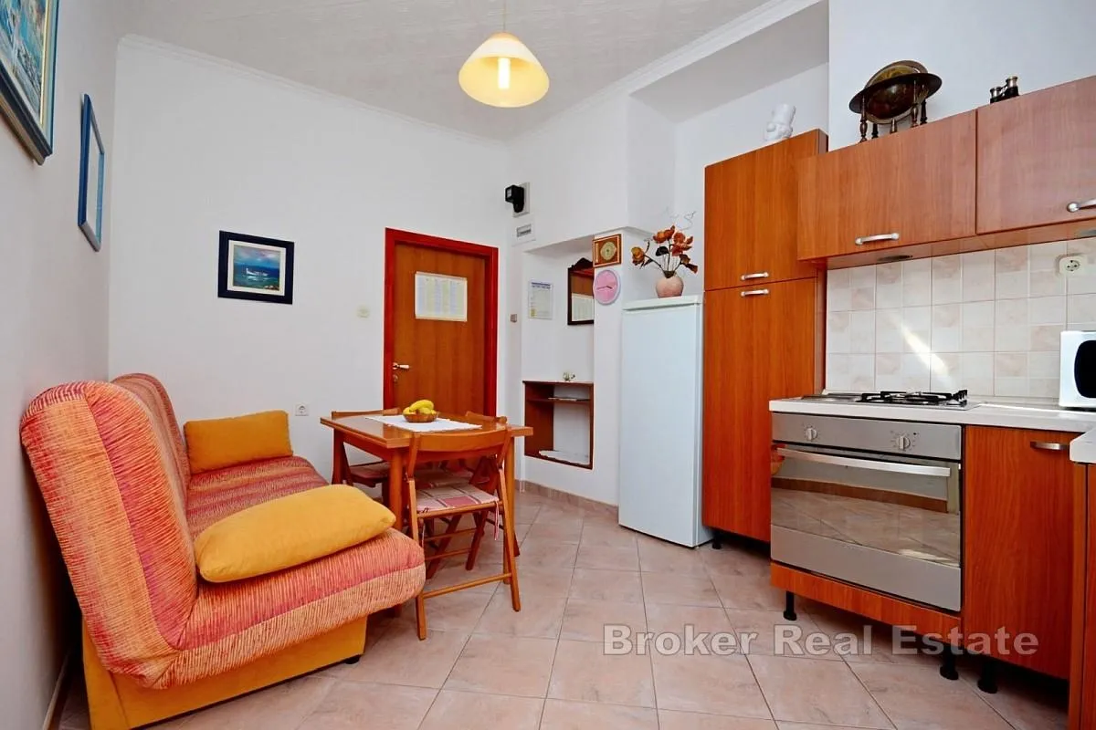 tri apartmanske jedinice prvi red do mora - slika 7