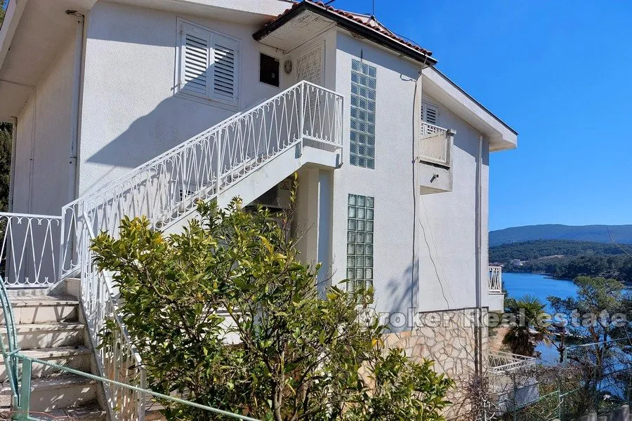 apartmanska kuća u prvom redu do mora - slika 4