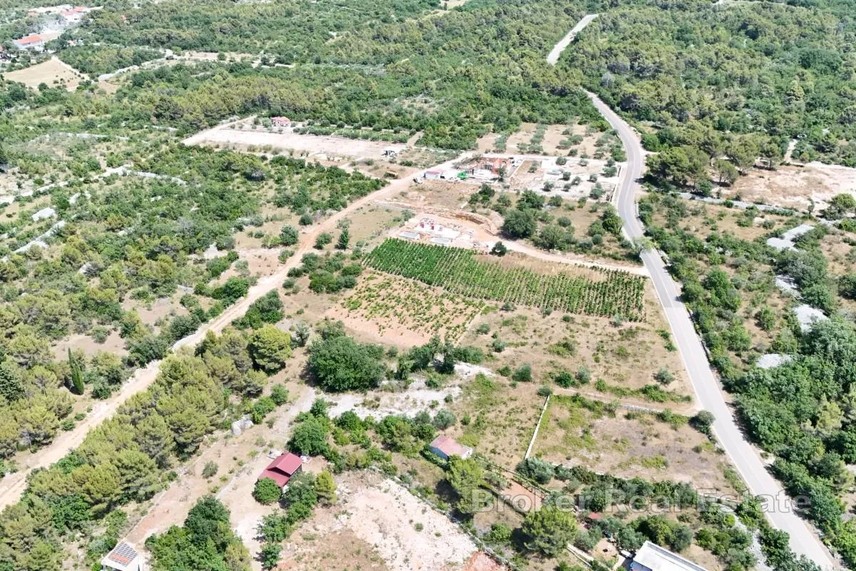 građevinsko zemljište s idejnim projektom - slika 2