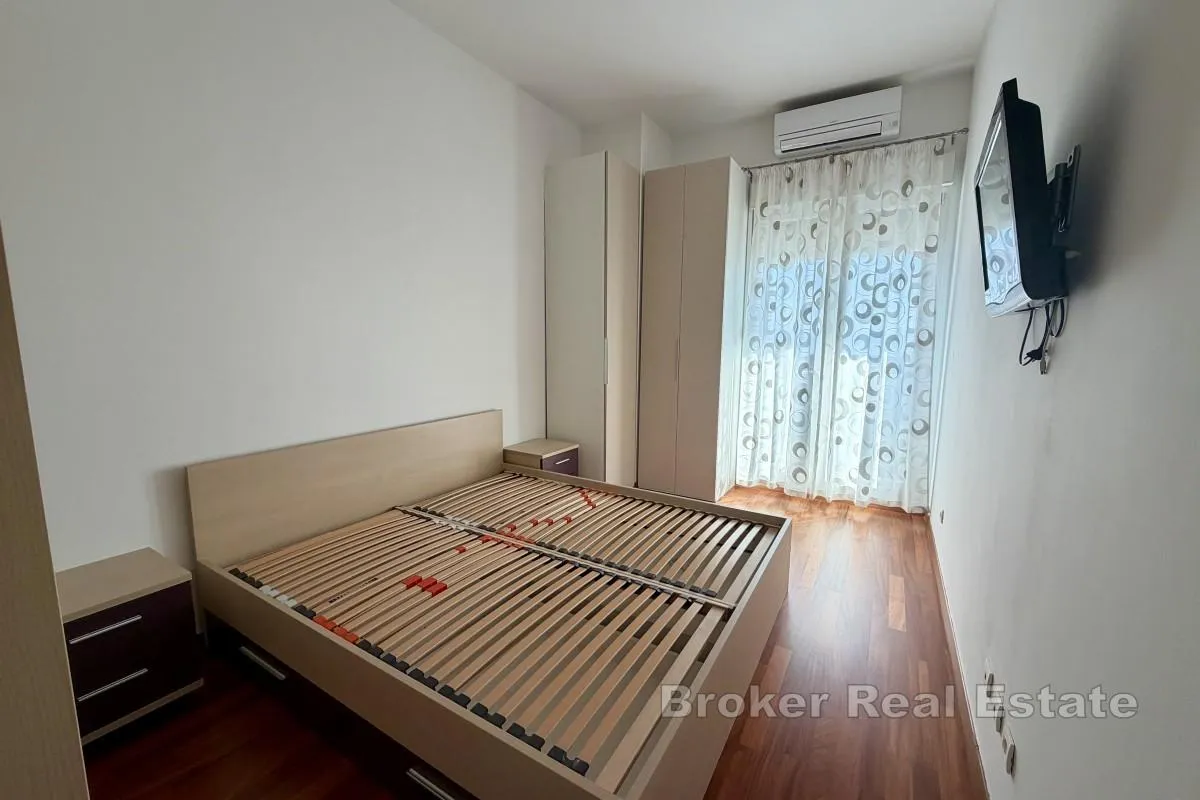 trosobni stan s pogledom na more - slika 4