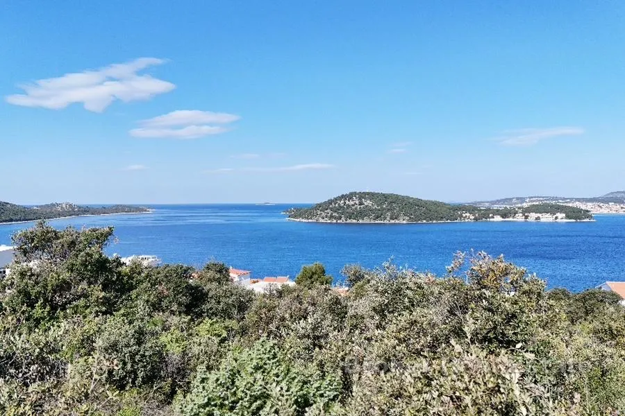 veliko građevinsko zemljište s otvorenim pogledom na more - slika 3