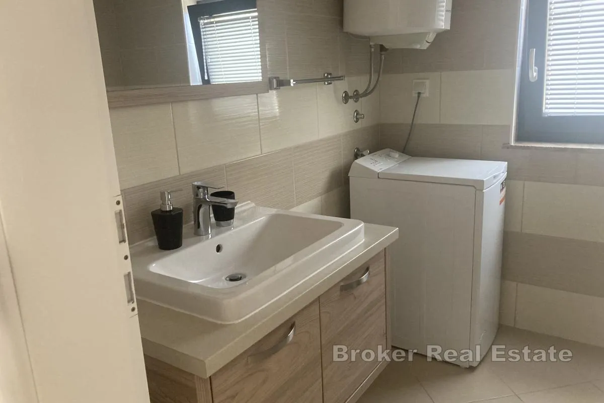 apartmanska kuća u prvom redu do mora - slika 10