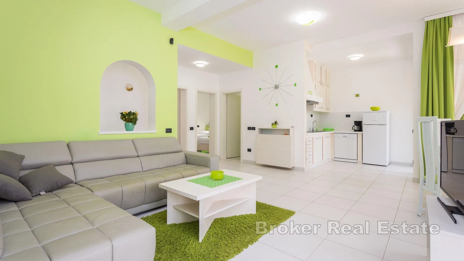 apartmanska kuća u prvom redu do mora - slika 13