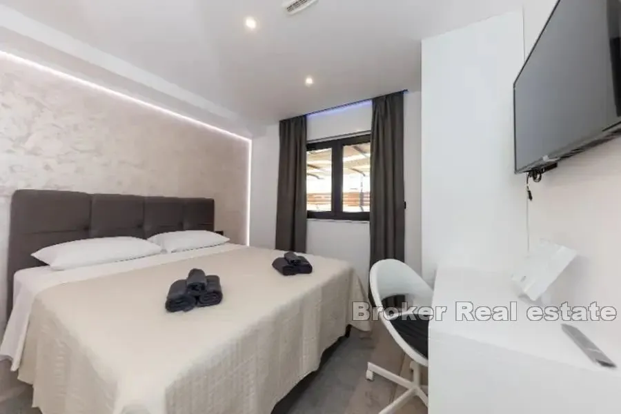 moderan apartman s bazenom - slika 7