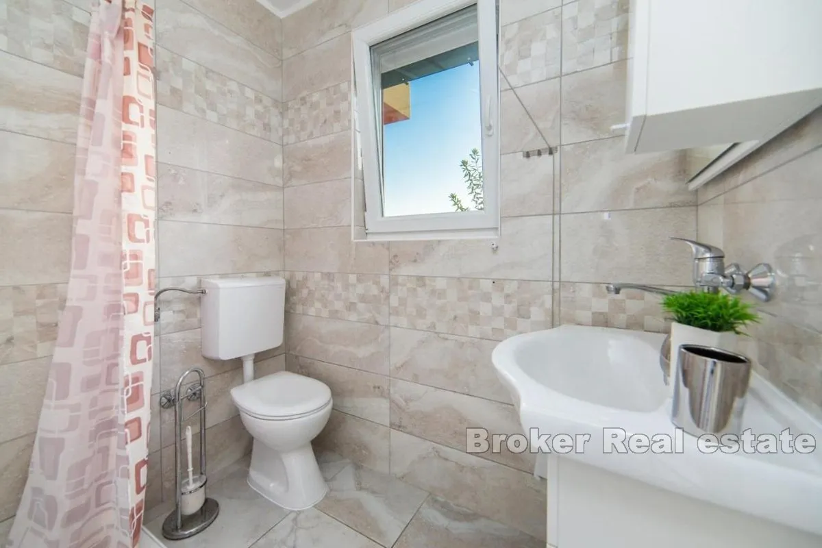 apartmanska kuća s bazenom - slika 20