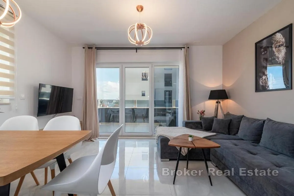 moderan apartman u novogradnji s bazenom - slika 2