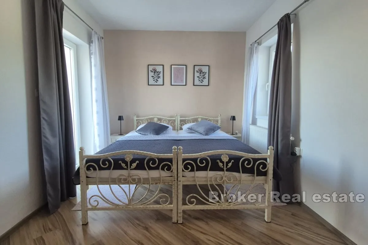 moderna vila s bazenom - slika 14